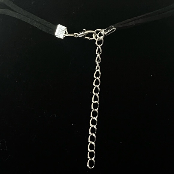 Hand Crafted Labradorite Silver and Black Pendant Necklace - Picture 4 of 4